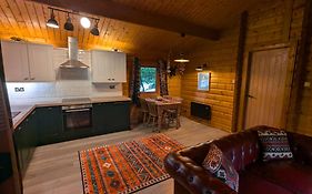 Pineshadow Lodge Dog Friendly Kenwick Park Louth